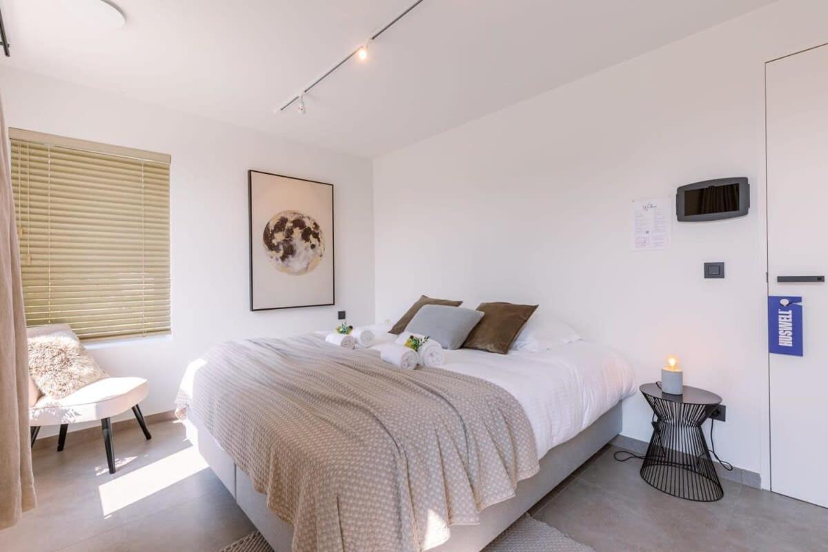 Huswell - Lord - Charming Double Room At Ranch "De Blauwe Zaal" 布鲁日 外观 照片