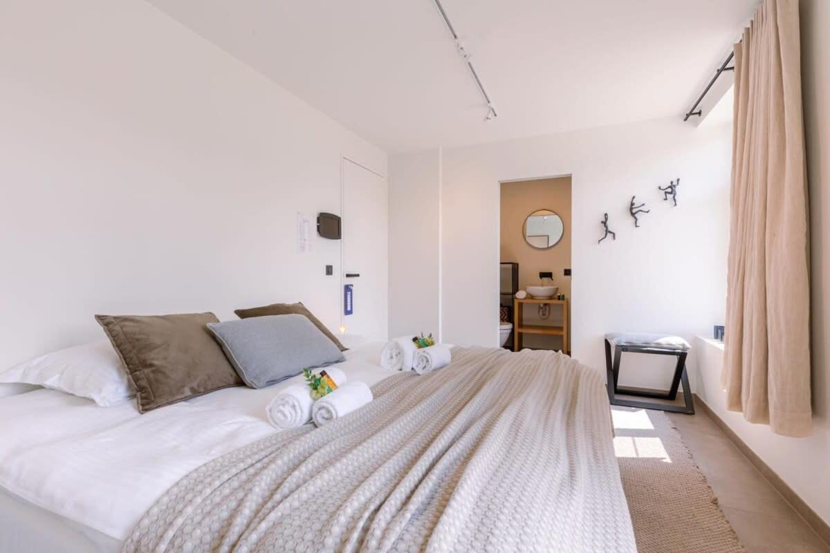 Huswell - Lord - Charming Double Room At Ranch "De Blauwe Zaal" 布鲁日 外观 照片